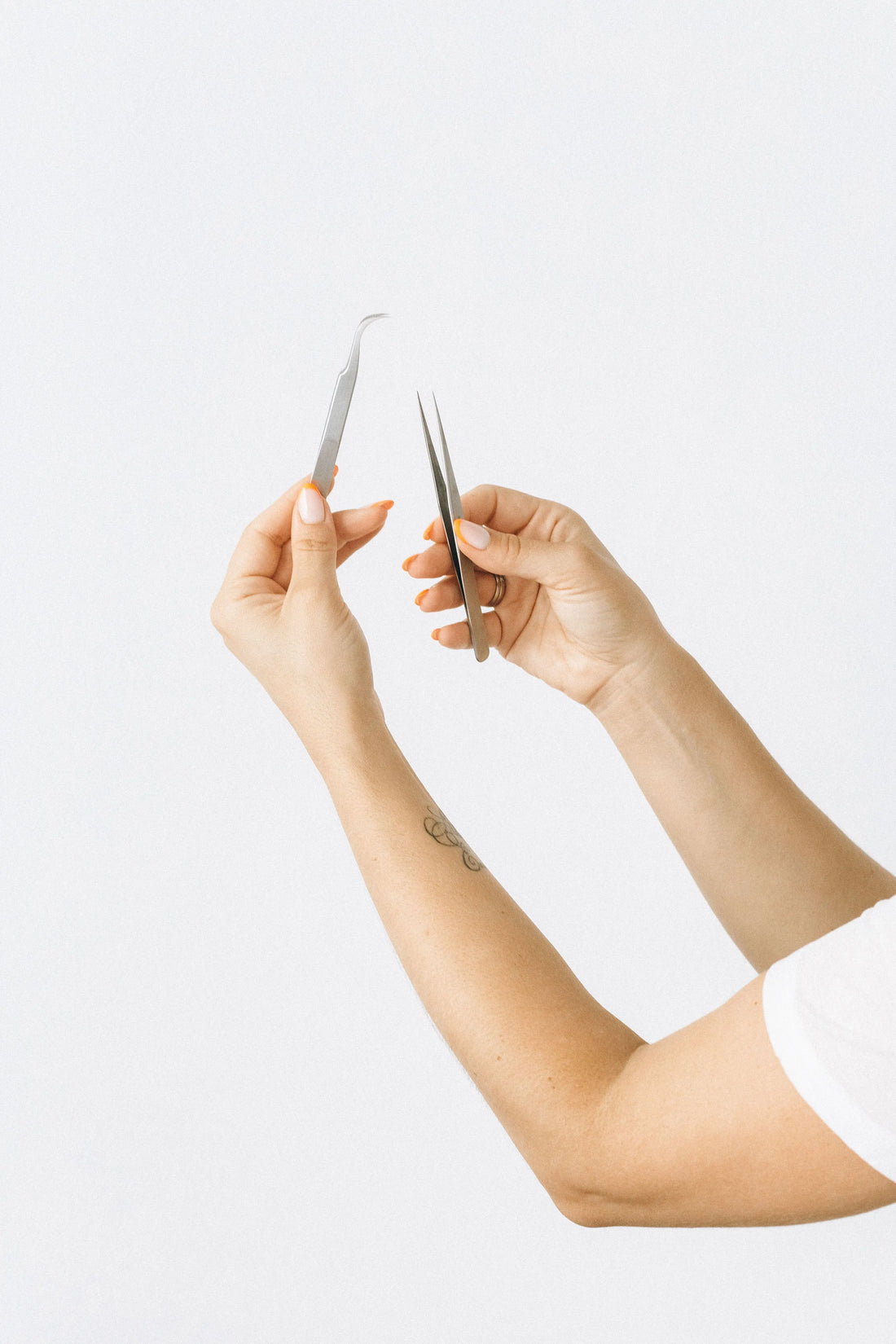 Illustration de l’article « Faut-il couper les faux cils avant de les poser  » consacré aux faux cils