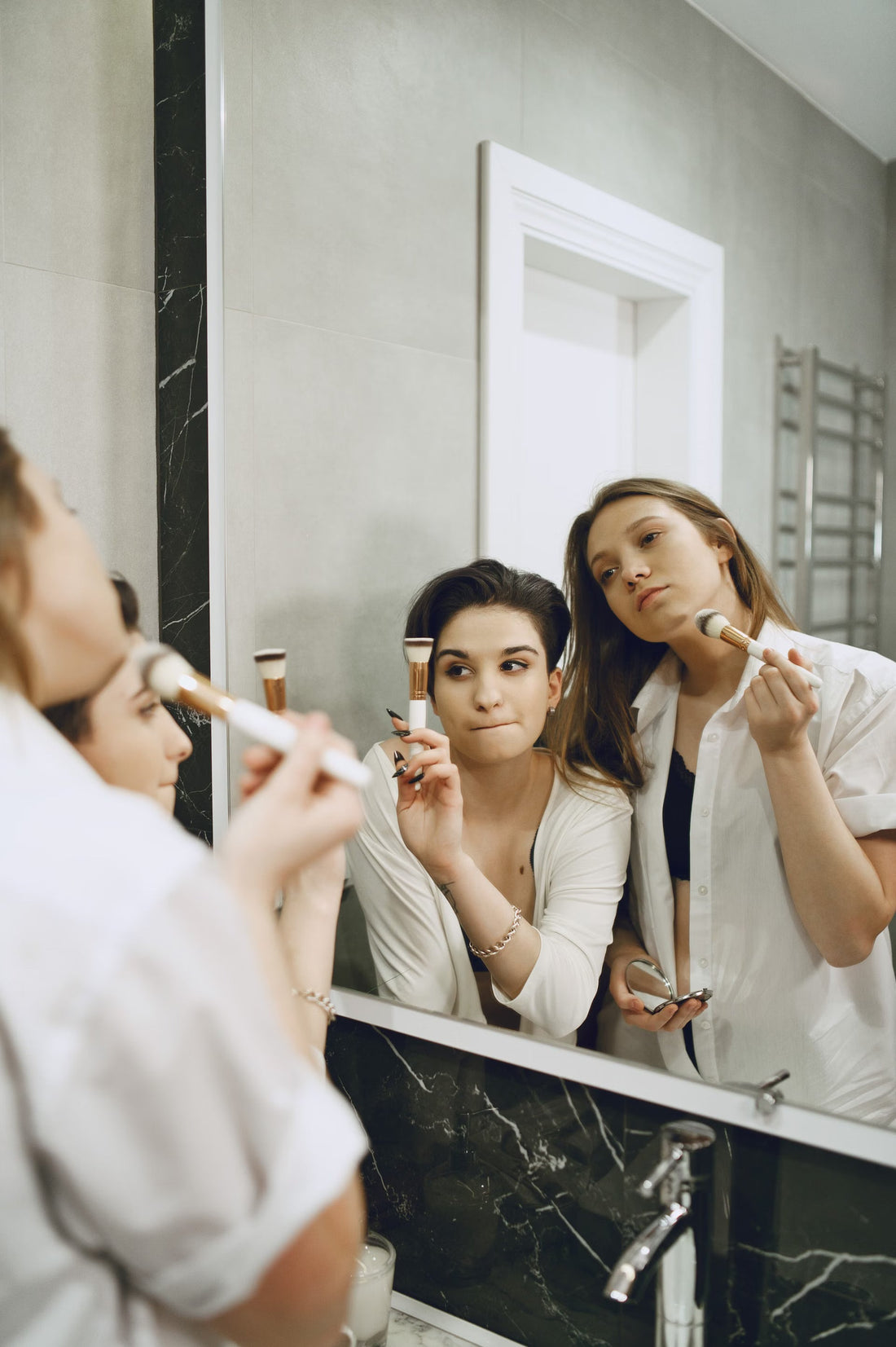 Illustration du guide Joly Beauty : Peut-on partager ses faux cils avec quelqu’un d’autre 