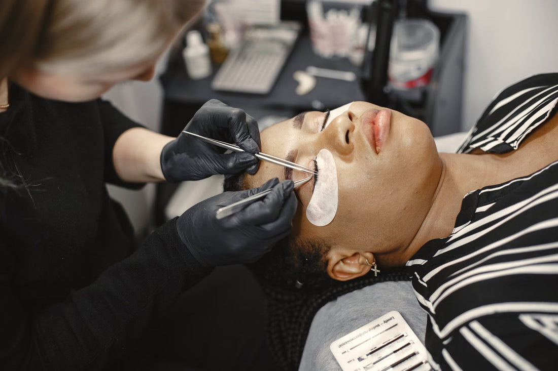 Illustration du guide Joly Beauty : Quelle pose de cils tient le plus longtemps 