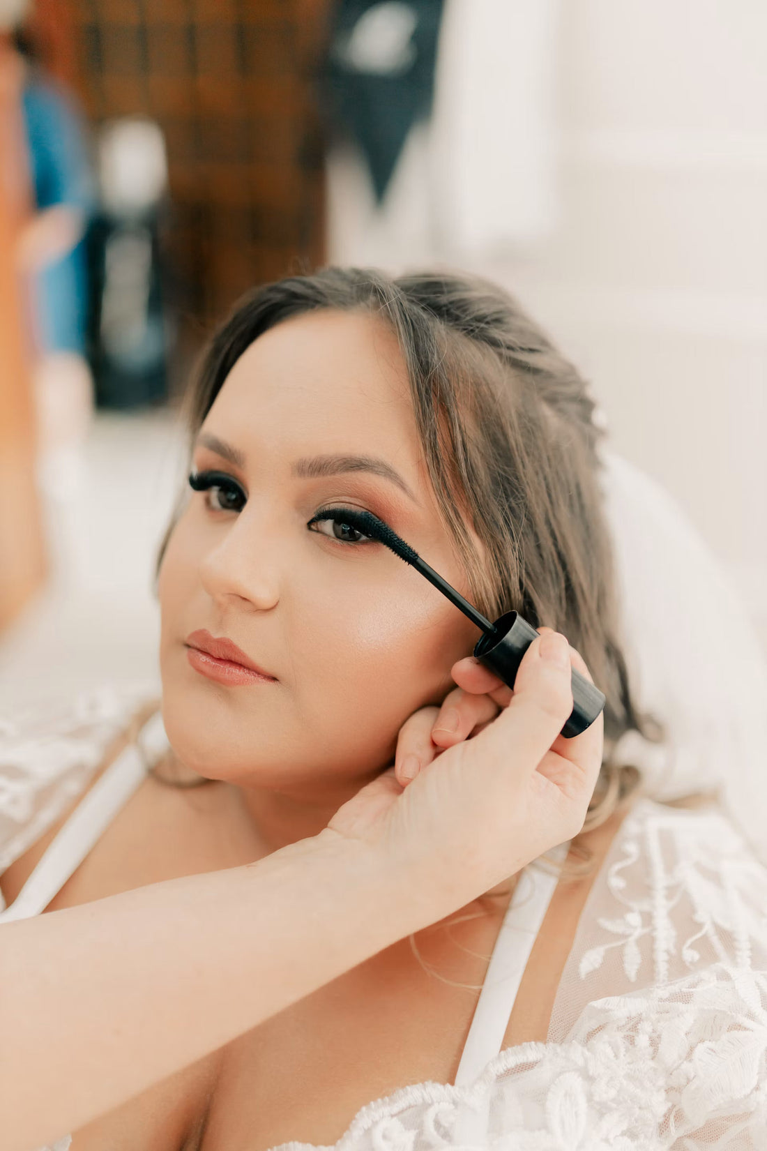 Illustration du guide Joly Beauty : Quels faux cils choisir pour un mariage 